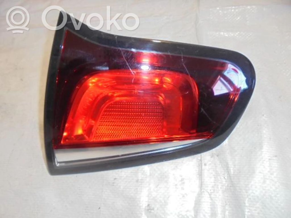 Citroen C3 Aizmugurējais lukturis pārsegā 