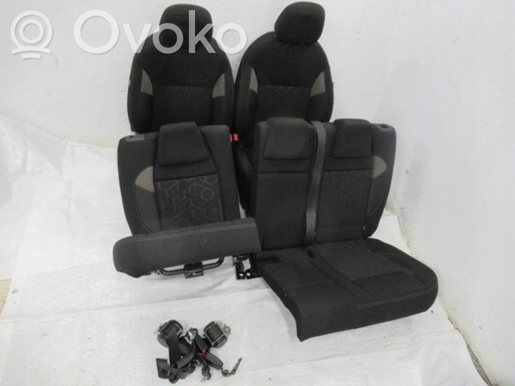 Peugeot 2008 I Sėdynių komplektas 