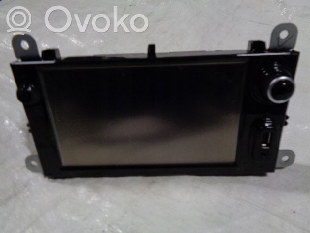 Renault Clio IV Radio/CD/DVD/GPS head unit 