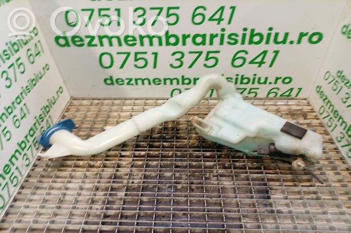 Volkswagen Polo Windscreen/windshield washer pump 