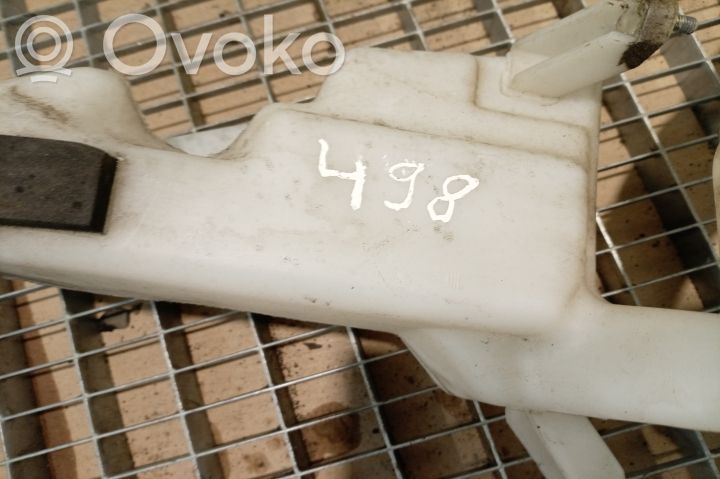 Volkswagen Polo Windscreen/windshield washer pump 