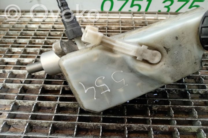Master brake cylinder   1456989