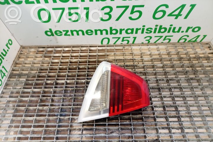 Galinis žibintas dangtyje   7154155