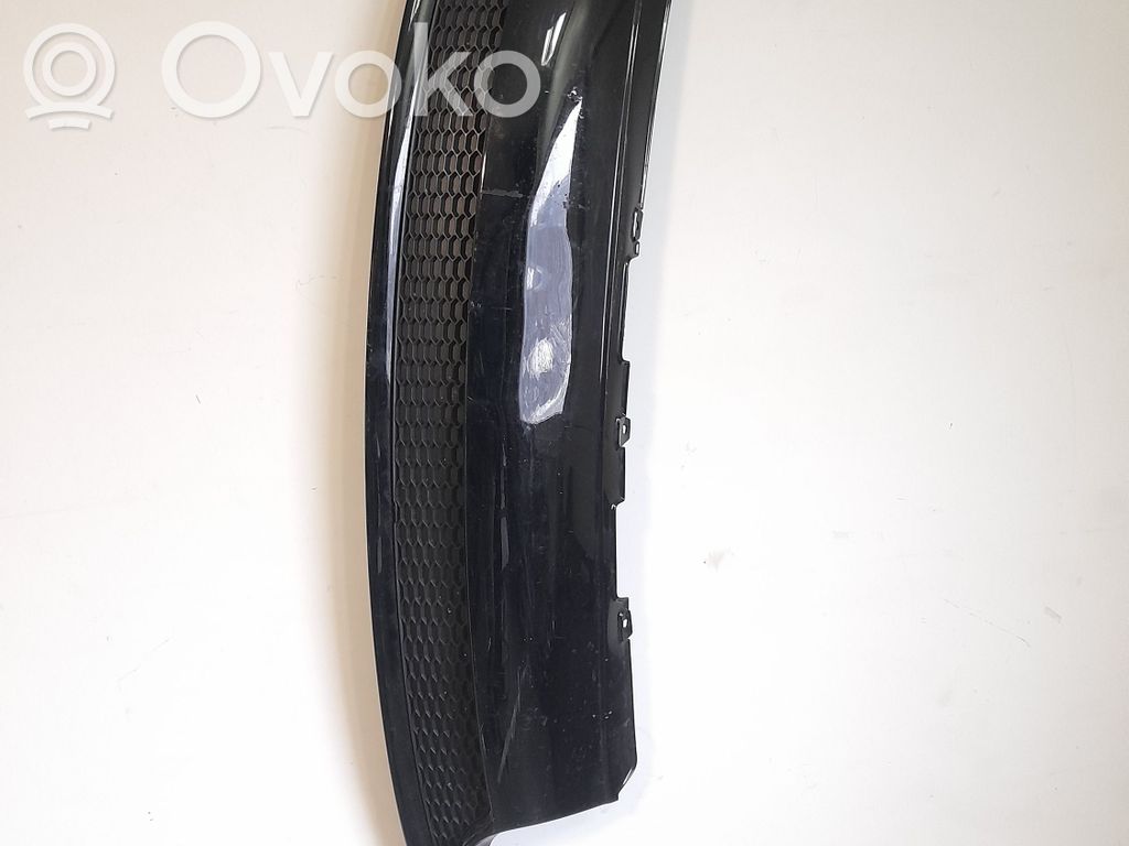 Audi Q3 8U Moldura inferior del parachoques trasero 