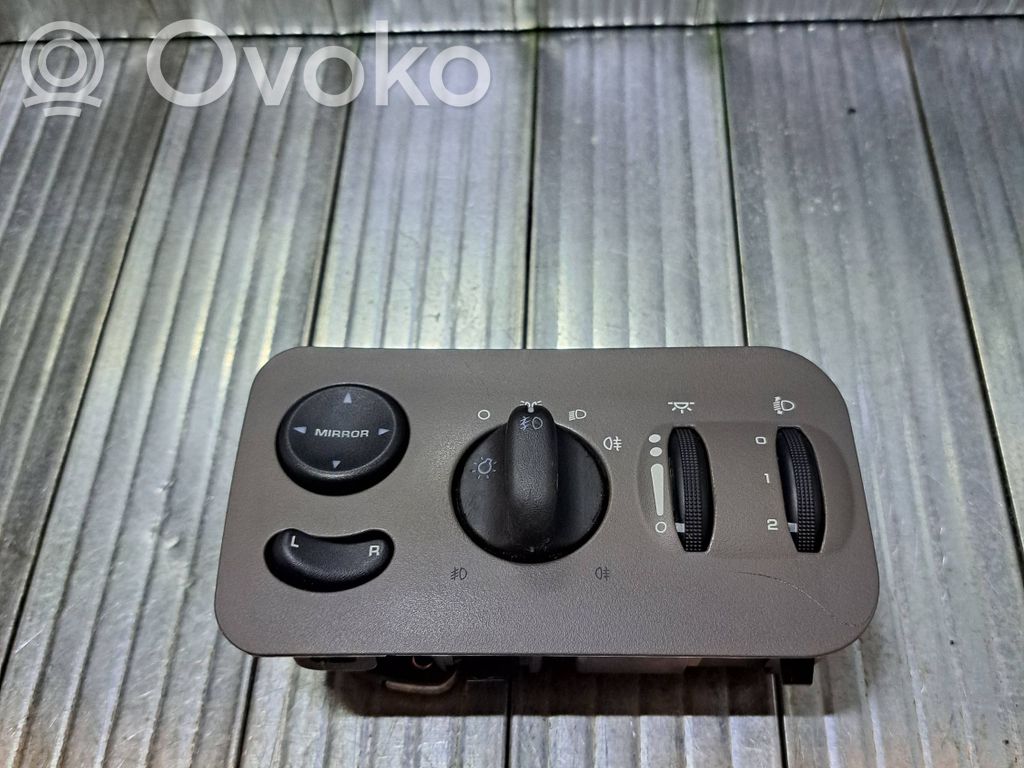 Chrysler Voyager Light switch 