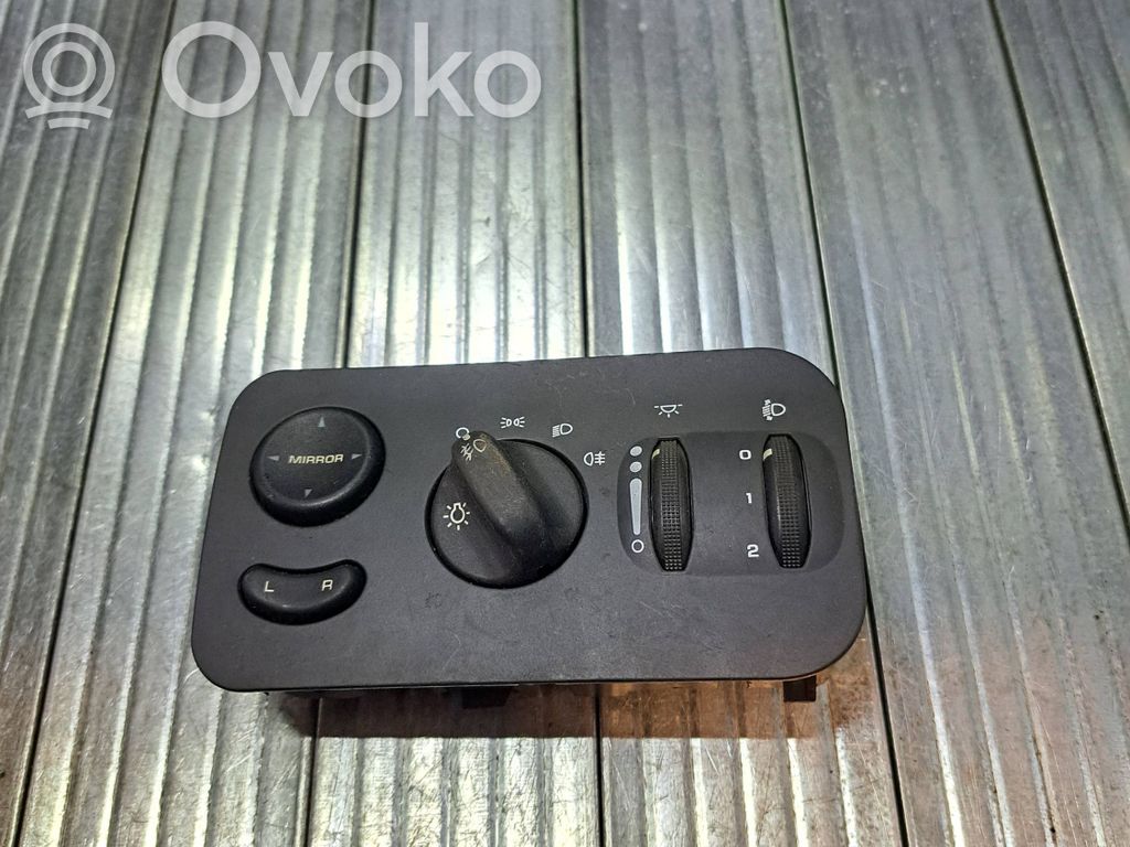 Light switch   2108032,397540