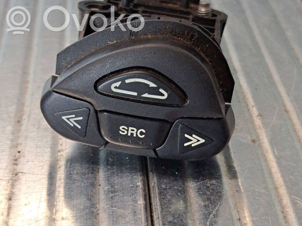 Nissan X-Trail T30 Multifunctional control switch/knob 