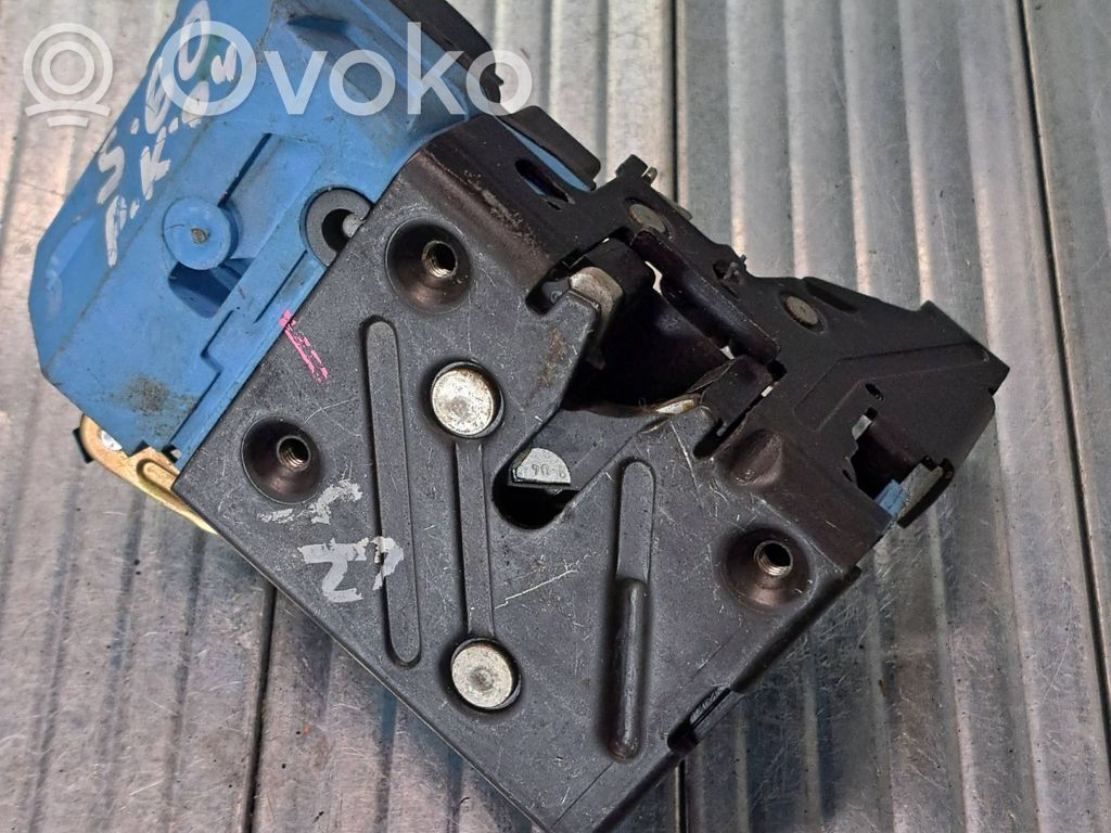 Volvo S60 Front door lock 