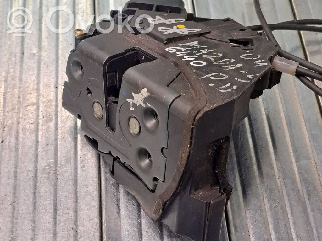 Mazda 3 I Front door lock 