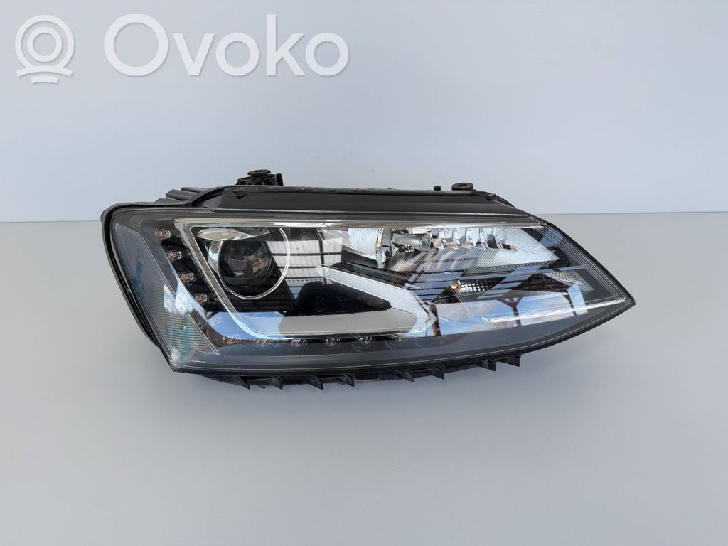 Volkswagen Jetta V Headlight/headlamp 