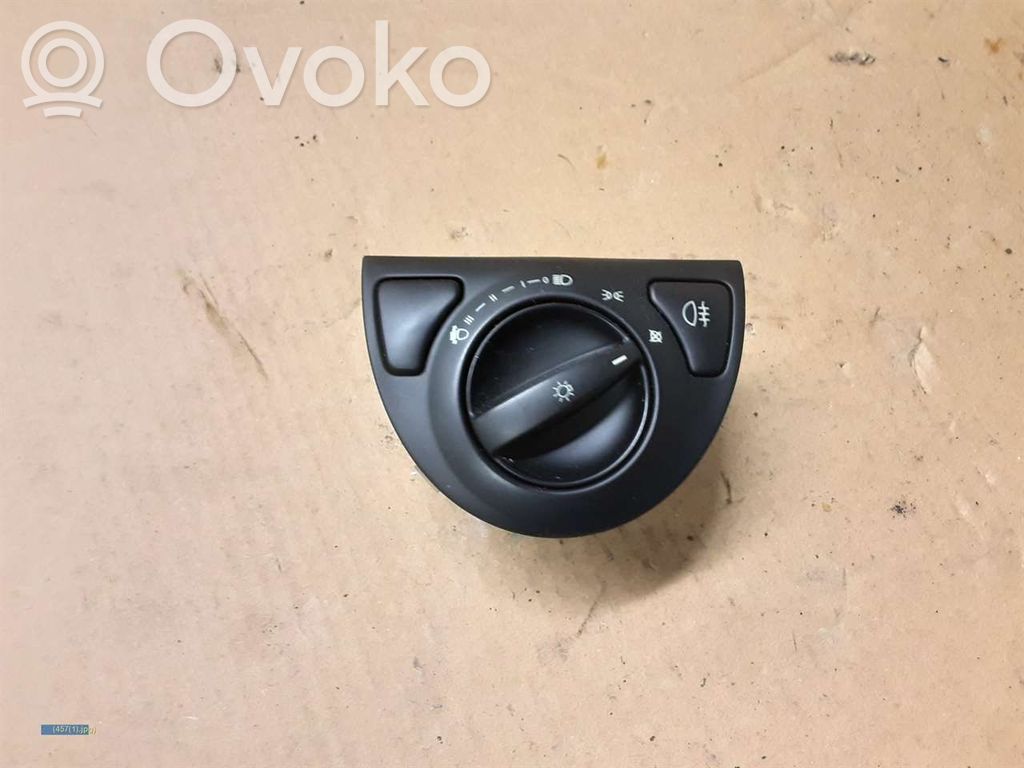 Light switch   12774376,1278613