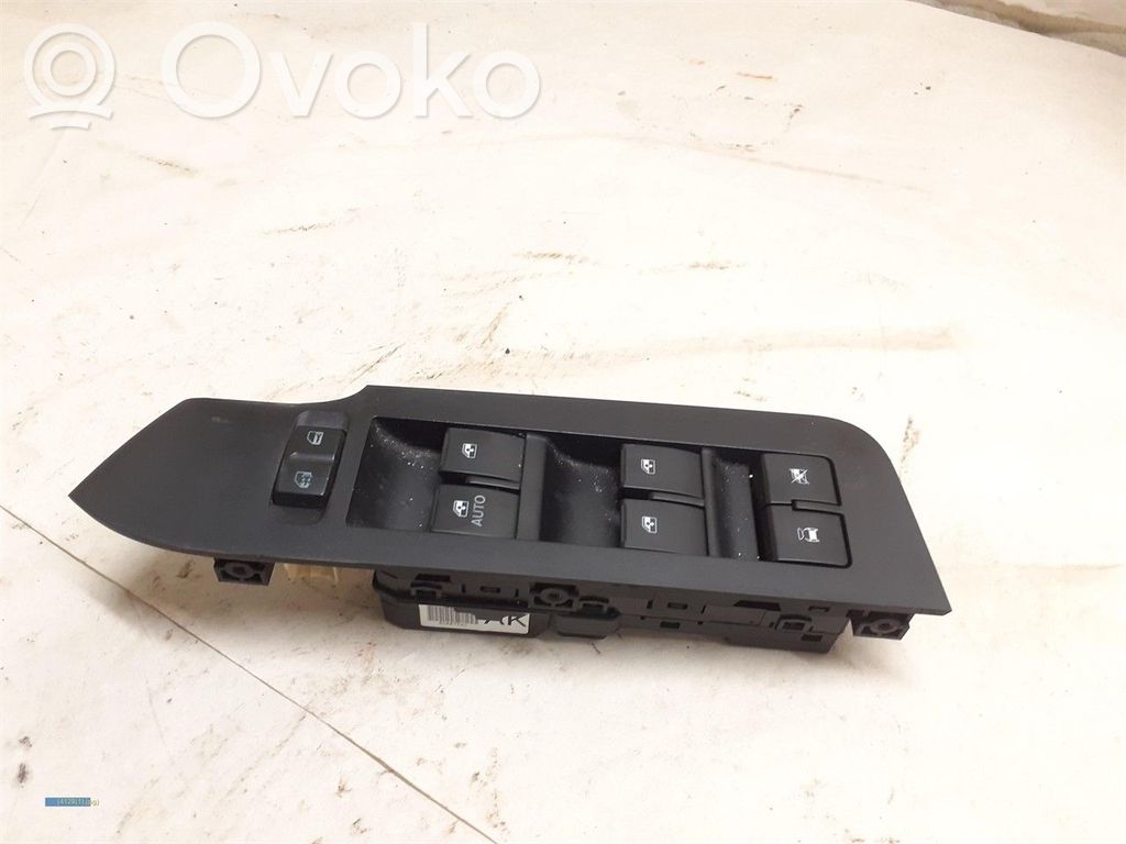 Chevrolet Captiva Electric window control switch 