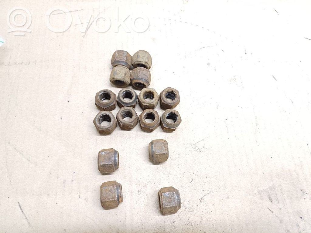 Nuts/bolts