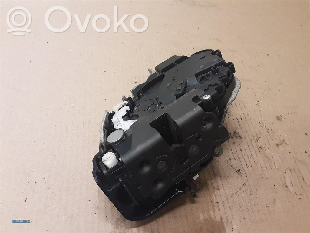 Volvo V50 Zamek drzwi tylnych 