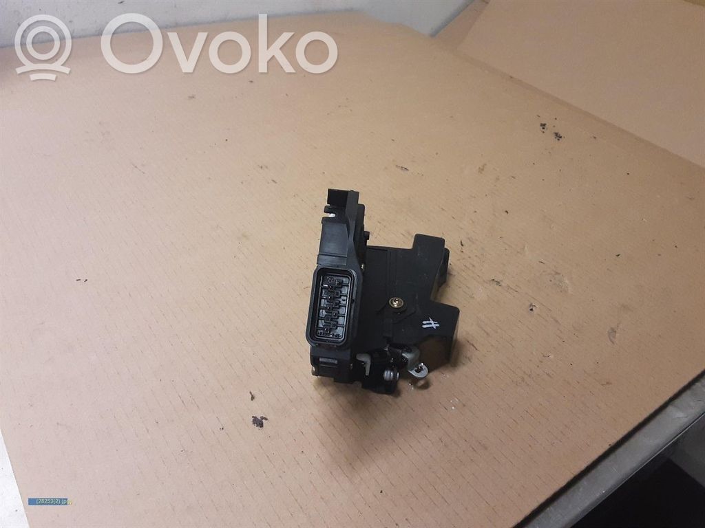Priekšpusē slēdzene   4896707,3M5AR21813EP