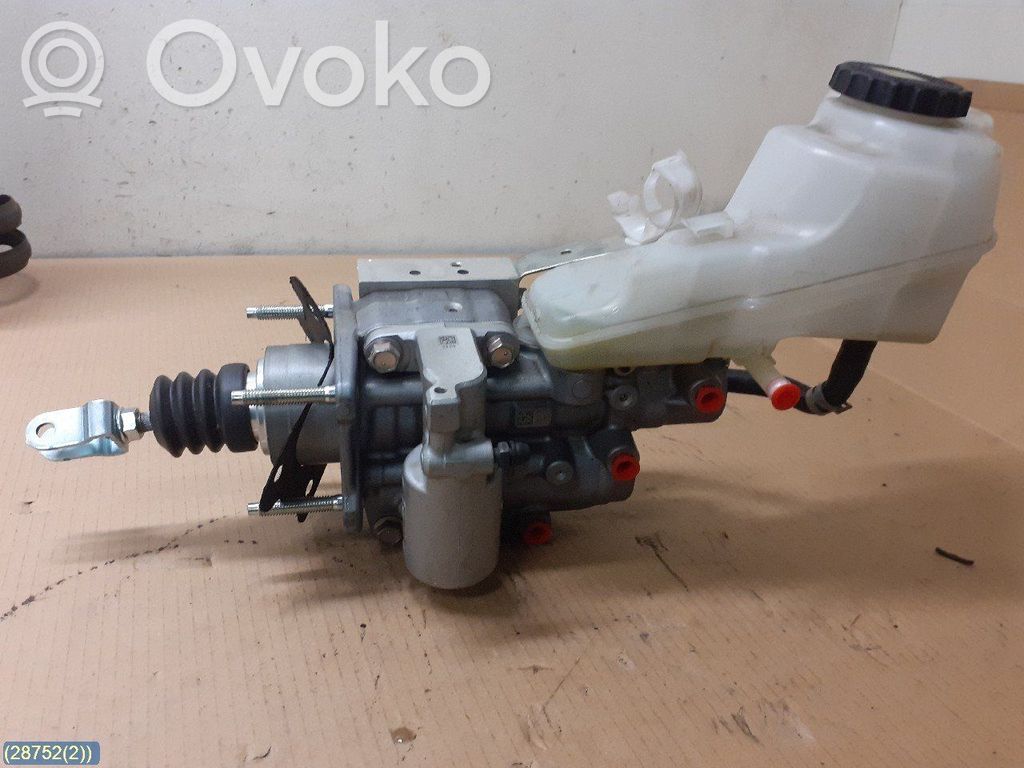 Toyota C-HR I Master brake cylinder 