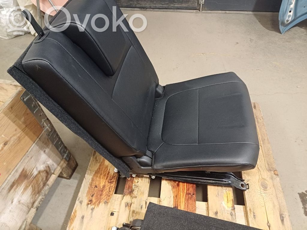 Takaistuin   6902B394XA