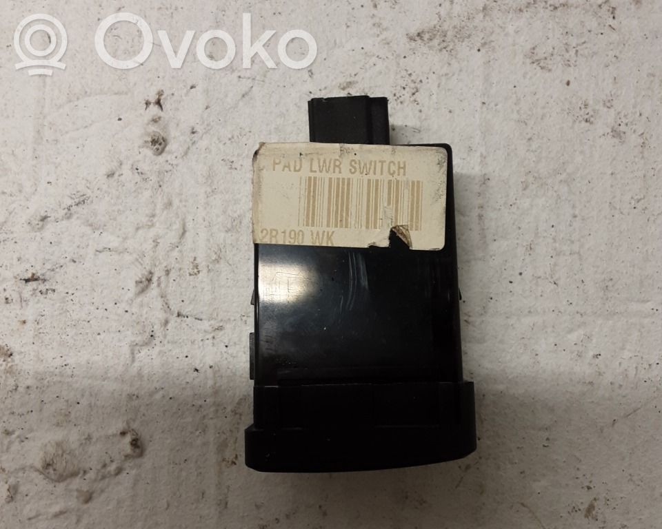 Light switch   751U00080