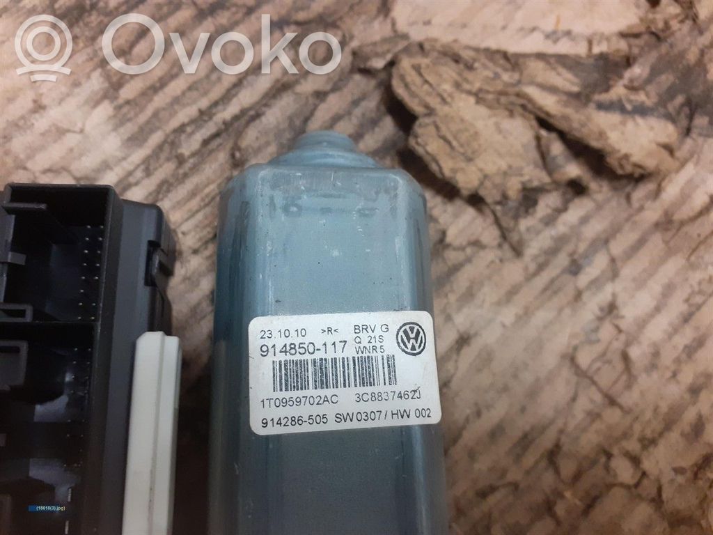 Volkswagen PASSAT CC Silnik regulatora szyby drzwi przednich 