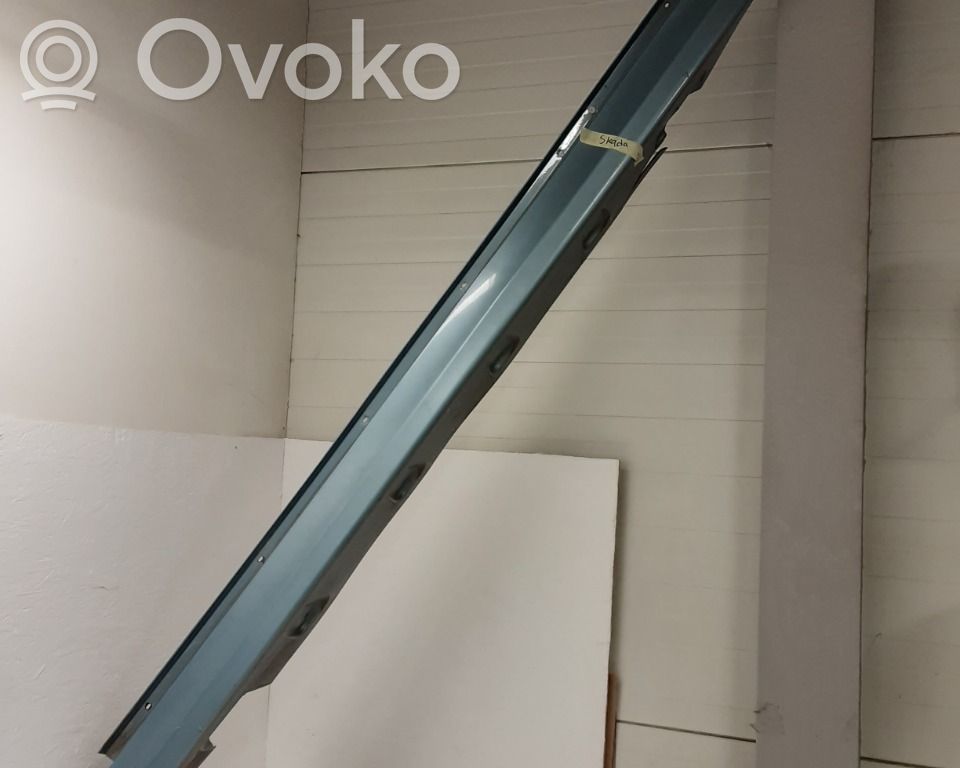 Slenkstis   12792000