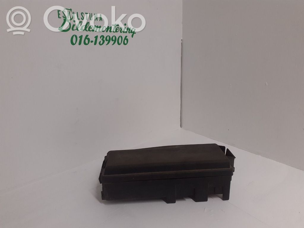 Opel Vectra C Saugiklių blokas 
