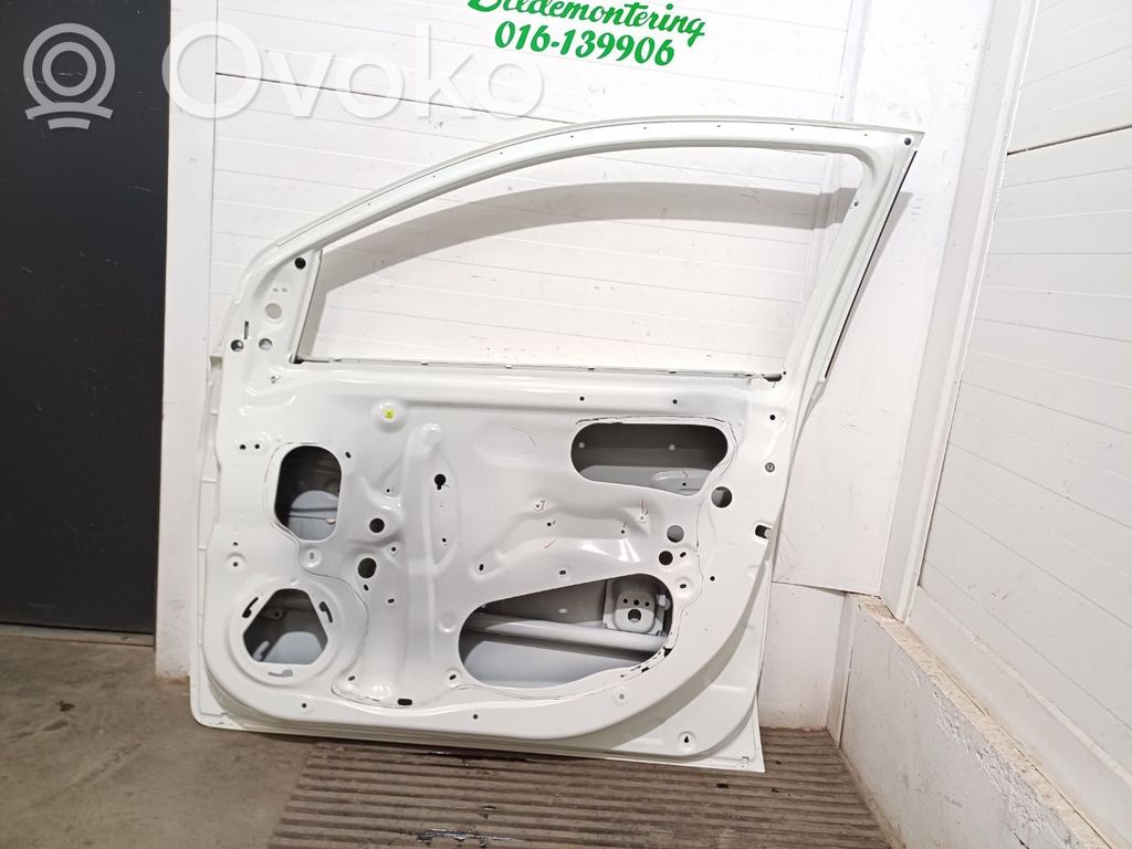 Mitsubishi Space Star Puerta delantera 