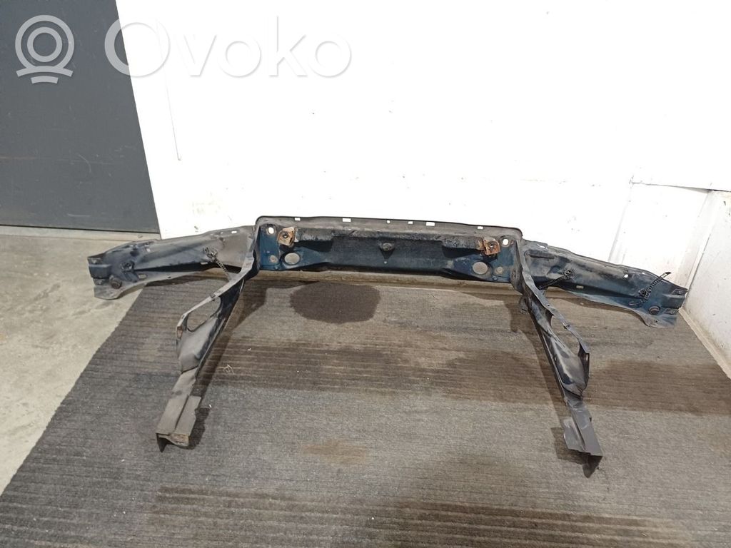 BMW 5 E34 Jäähdyttimen kehyksen suojapaneeli 