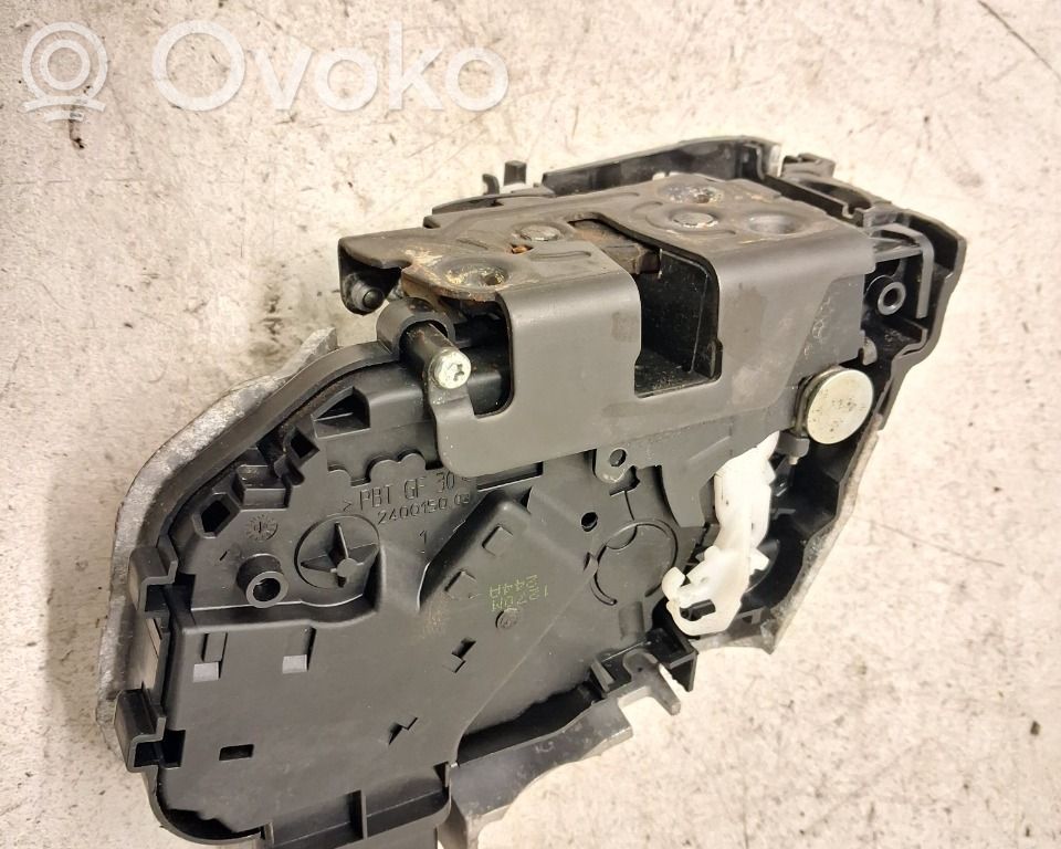 Volvo V50 Front door lock 