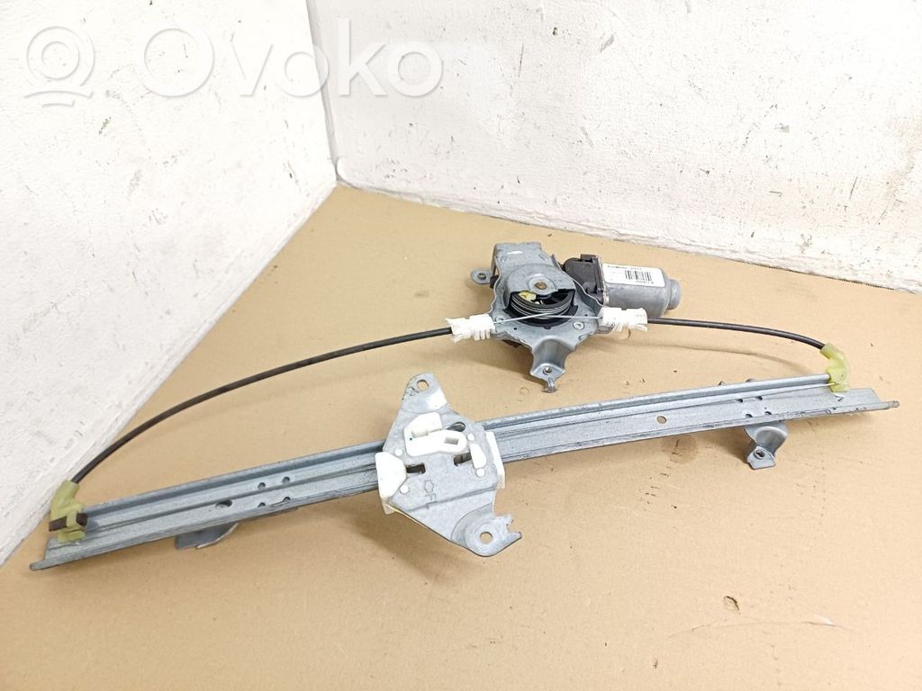 Nissan Navara D40 Elektryczny podnośnik szyby drzwi tylnych 