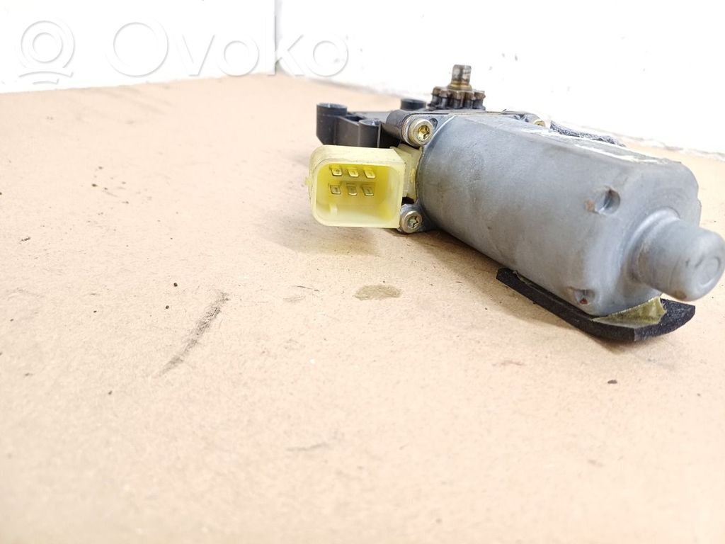 Volvo XC70 Silnik regulatora szyby drzwi przednich 