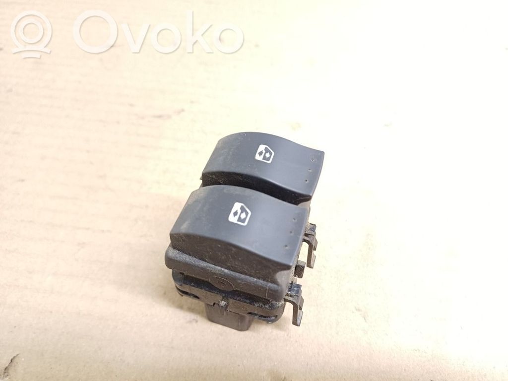 Opel Vivaro Electric window control switch 