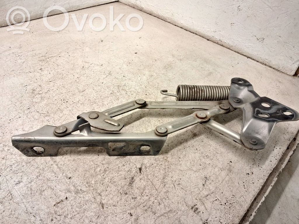 Volvo 740 Konepellin saranat 