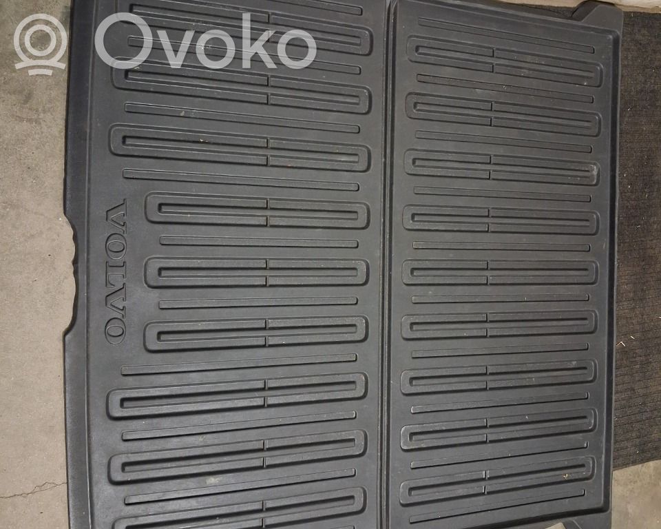 Volvo V70 Gumowa mata bagażnika 