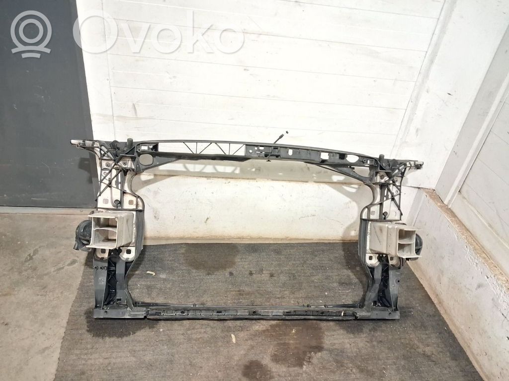 Audi A4 S4 B9 Radiatoru panelis 