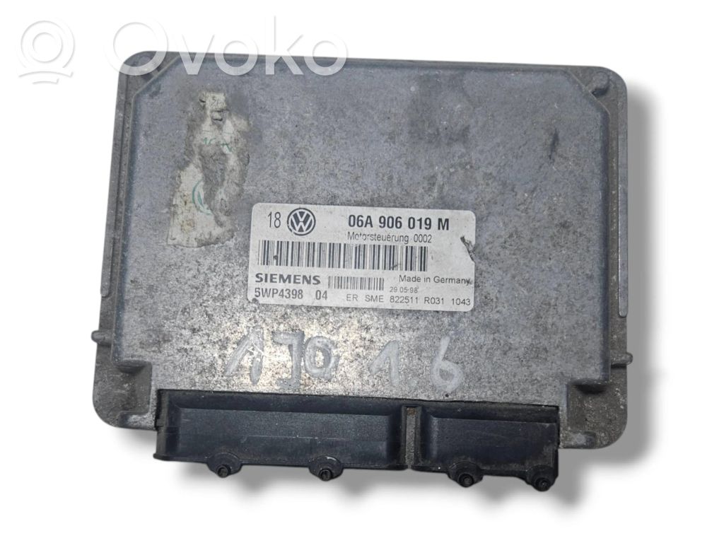Volkswagen Golf IV Unidad de control/módulo del motor 