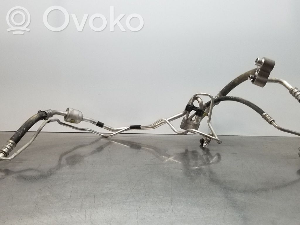 Ilmastointilaitteen putki (A/C)   39025931,13427500
