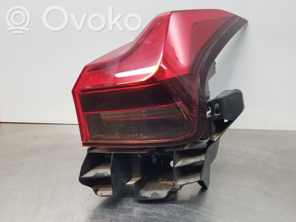 Lexus UX Takavalon polttimo 