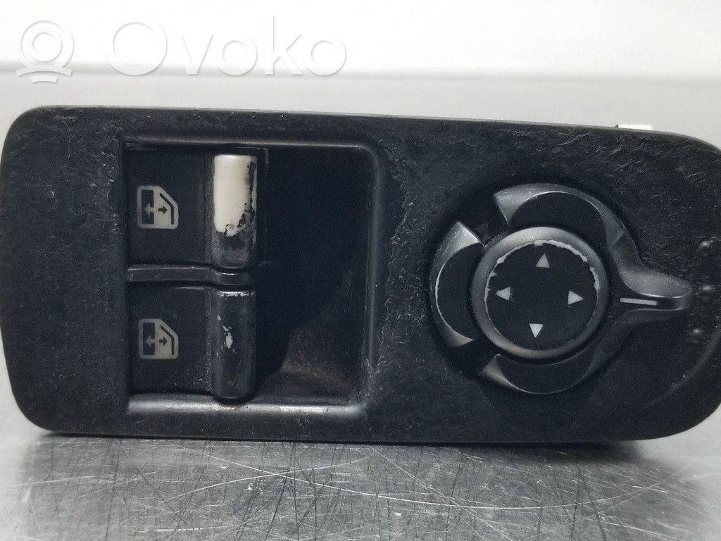 Alfa Romeo Mito Electric window control switch 