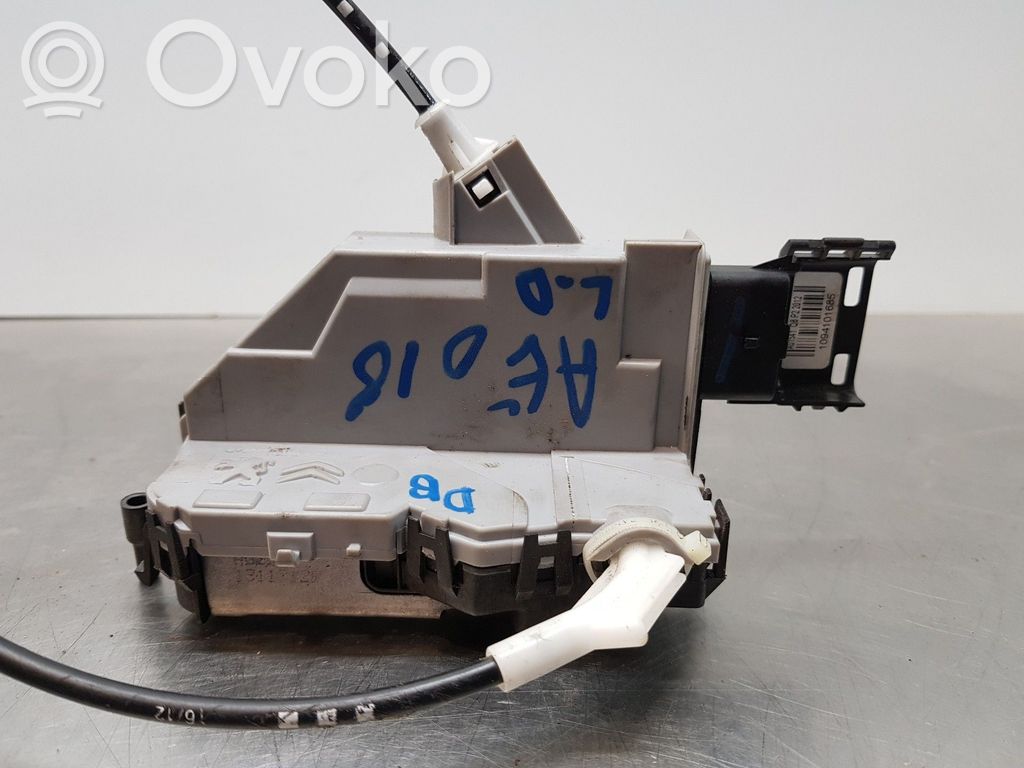Peugeot Partner Loading door lock 