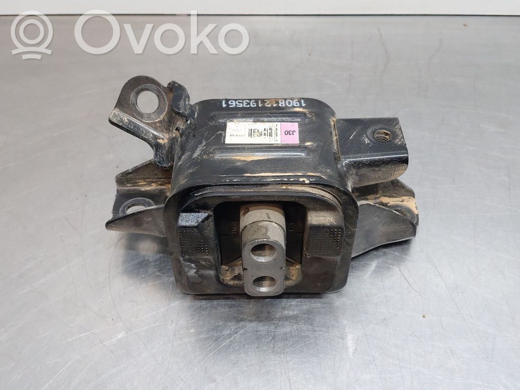 KIA Xceed Engine mount bracket 