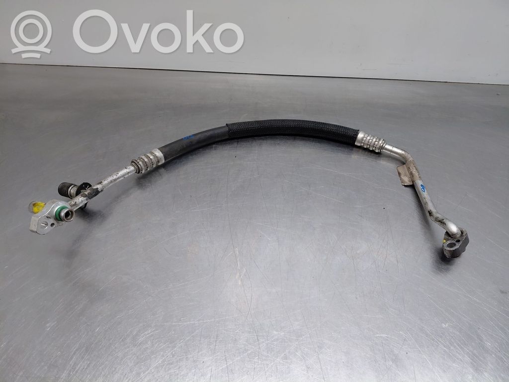 Ilmastointilaitteen putki (A/C)   97762G4950