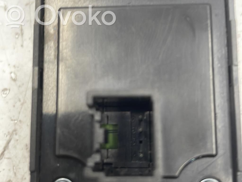 Electric window control switch   1507919