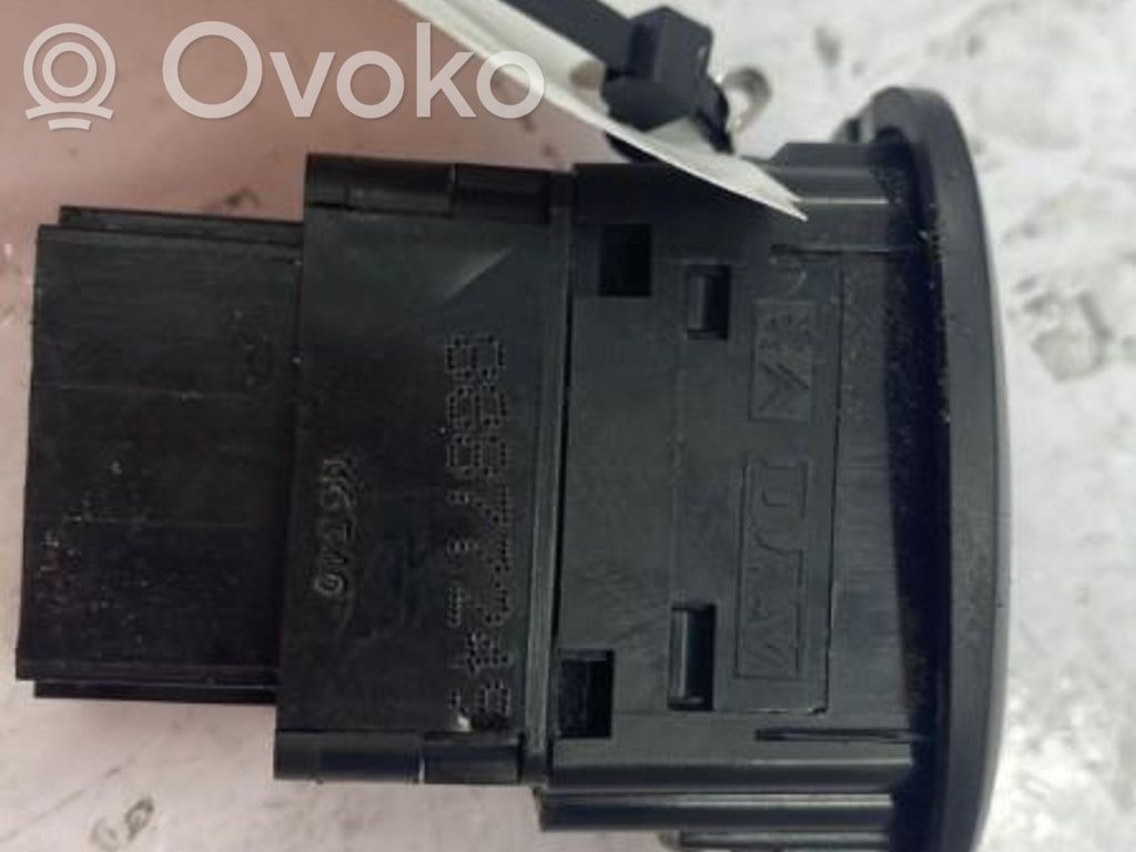 Electric window control switch   00006552ZG