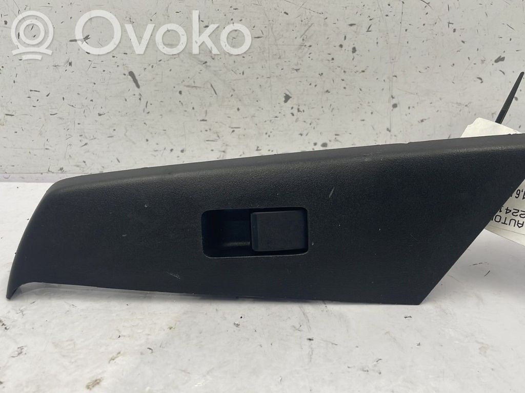 Electric window control switch   BBM266370