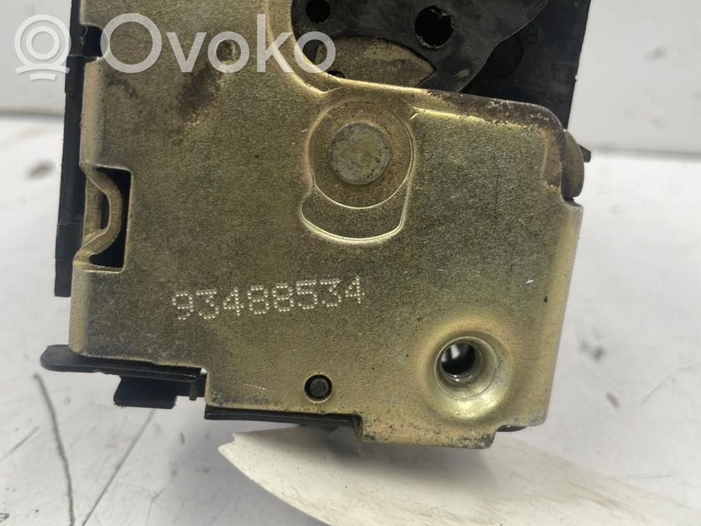 Renault 21 Priekšpusē slēdzene 