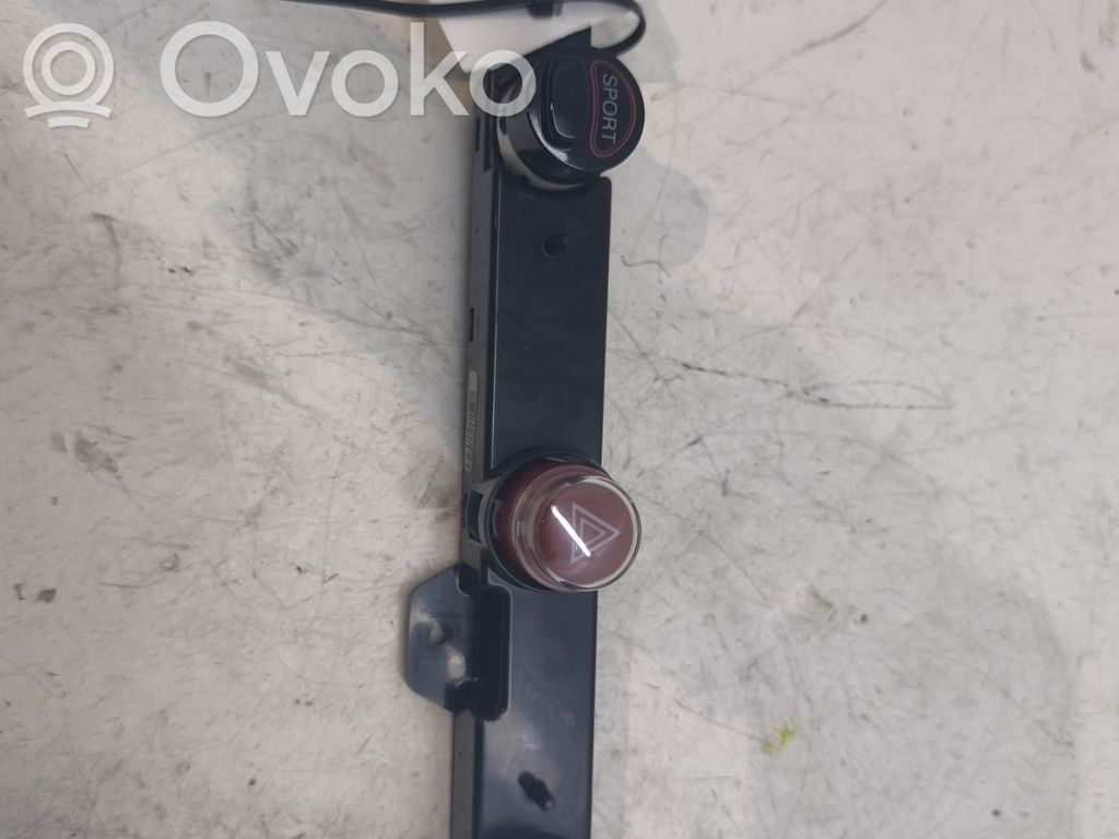 Fiat 500 Botón interruptor de luz de peligro 