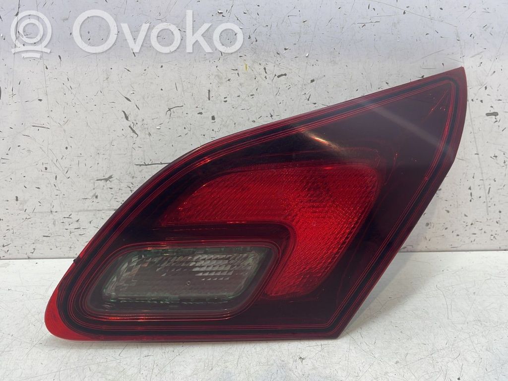 Opel Astra J Feux arrière sur hayon