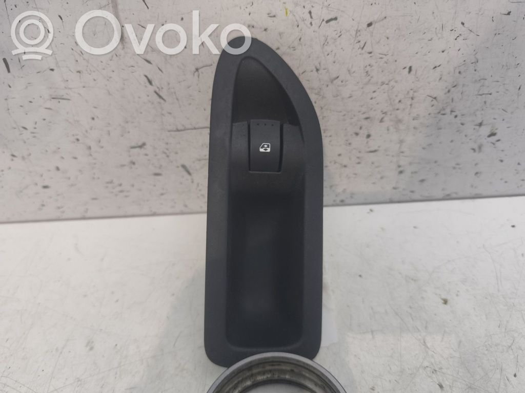 Comutator comandă geamuri electrice   8200315029