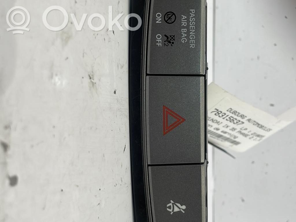 Hyundai ix35 Botón interruptor de luz de peligro 