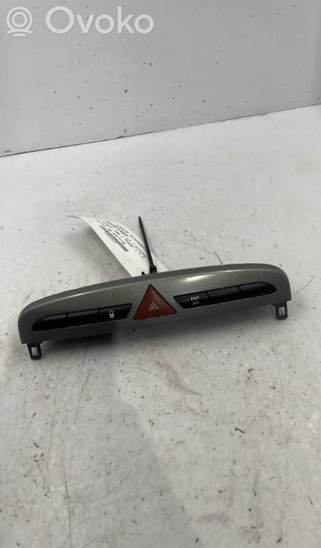 Peugeot 308 Botón interruptor de luz de peligro 